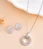 Add this versatile pendant chain refined contemporary finish to every look.