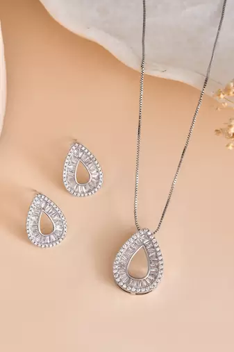 Elegant teardrop crystal pendant chain for women  premium gold finish statement pendant set