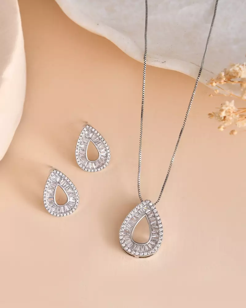 Elegant teardrop crystal pendant chain for women  premium gold finish statement pendant set