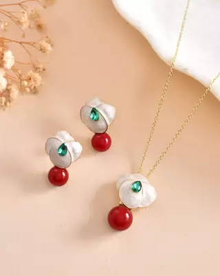 Floral pearl drop pendant chain for women – elegant silver finish statement pendant set 1