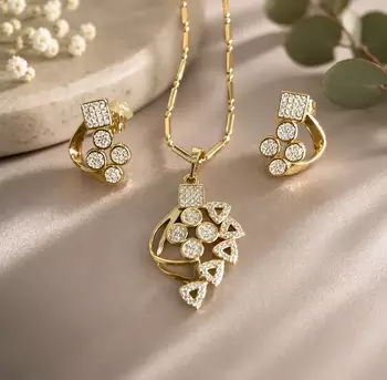 Premium designer pendant chain set with gold polish finish 2