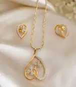 Premium gold plated heart shape pendant chain set for women