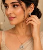 Trendy gold pendant chain set with matching earrings for women