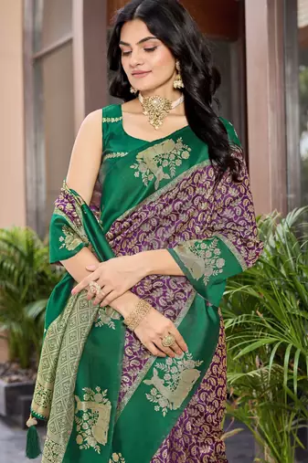 Designer banarasi purple silk saree elegant gold zari work with contrast green border wedding reception party wear saree
