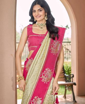 Designer banarasi cream silk saree elegant gold zari work with contrast pink border wedding reception party wear saree 3