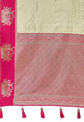 Designer banarasi cream silk saree elegant gold zari work with contrast pink border wedding reception party wear saree 5
