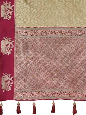 Designer banarasi beige silk saree elegant gold zari work with contrast maroon border wedding reception party wear saree 5