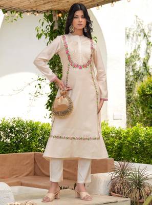 Ivory Floral Resham Emrboidered A-Line Silk Kurta Set-2 1