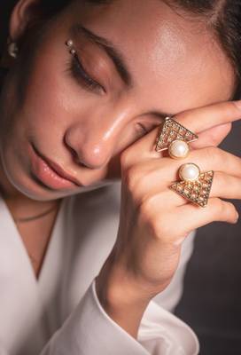 white brass ring with pearl geometric triangle work 4