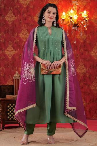 Wine Pintuck Kurta Set with Gota Work Organza Dupatta