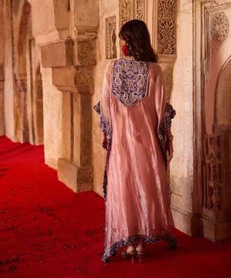 Rose pink embroidered tissue kaftan set 3