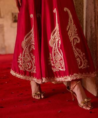 Crimson red embroidered cupro silk anarkali set 3