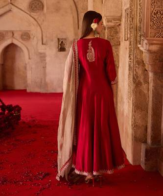 Crimson red embroidered cupro silk anarkali set 4