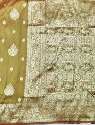 Mehendi zari woven silk traditional saree with blouse piece 5