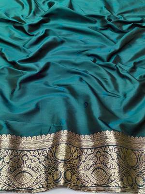 Dark blue zari woven silk traditional saree with blouse piece 4