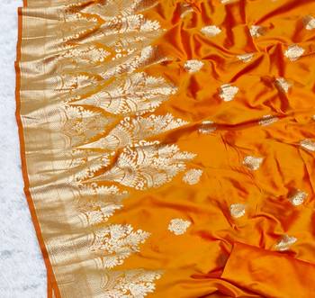Gold zari woven banarasi silk traditional saree with blouse piece 3