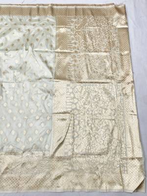 Cream zari woven silk traditional saree with blouse piece 2
