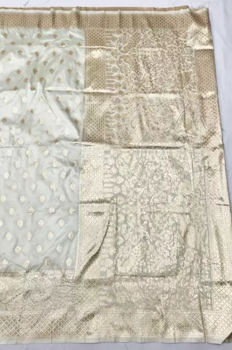 Cream zari woven silk traditional saree with blouse piece