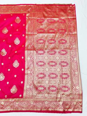 Pink zari woven silk traditional saree with blouse piece 2