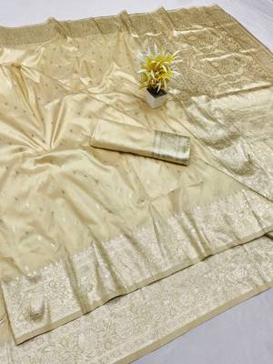 Cream zari woven silk traditional saree with blouse piece 1