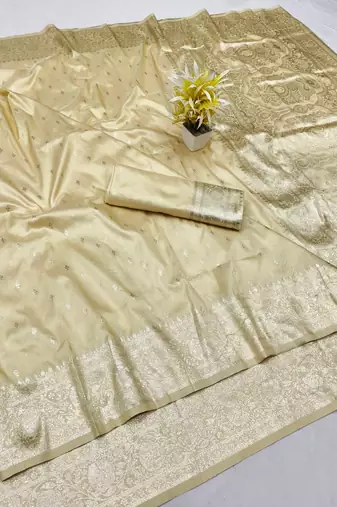 Cream zari woven silk traditional saree with blouse piece