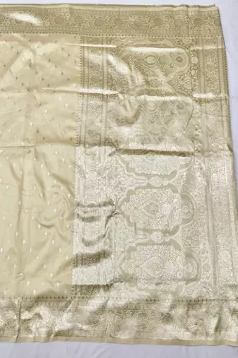 Cream zari woven silk traditional saree with blouse piece