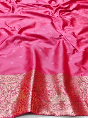 Pink zari woven silk traditional saree with blouse piece 4