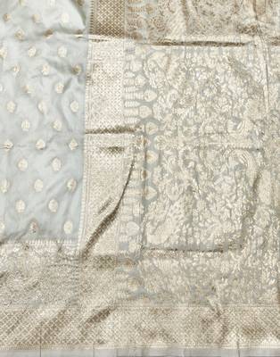 Cream zari woven silk traditional saree with blouse piece 5