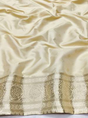 Cream zari woven silk traditional saree with blouse piece 4