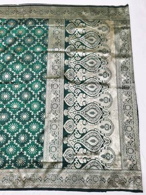 Green zari woven silk traditional saree with blouse piece 2