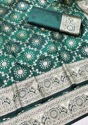 Green zari woven silk traditional saree with blouse piece 3