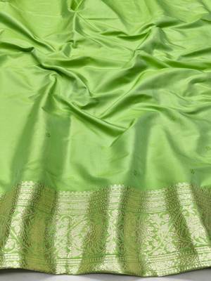 Light green zari woven silk traditional saree with blouse piece 4