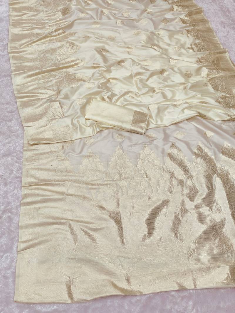 Cream zari woven banarasi silk traditional saree with blouse piece