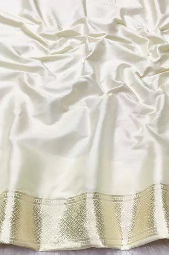 Cream zari woven silk traditional saree with blouse piece