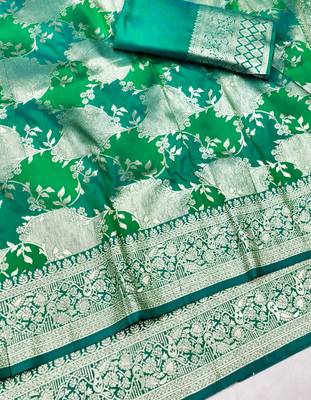 Green zari woven silk traditional saree with blouse piece 3