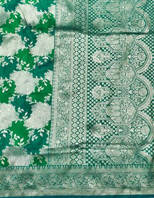 Green zari woven silk traditional saree with blouse piece 5
