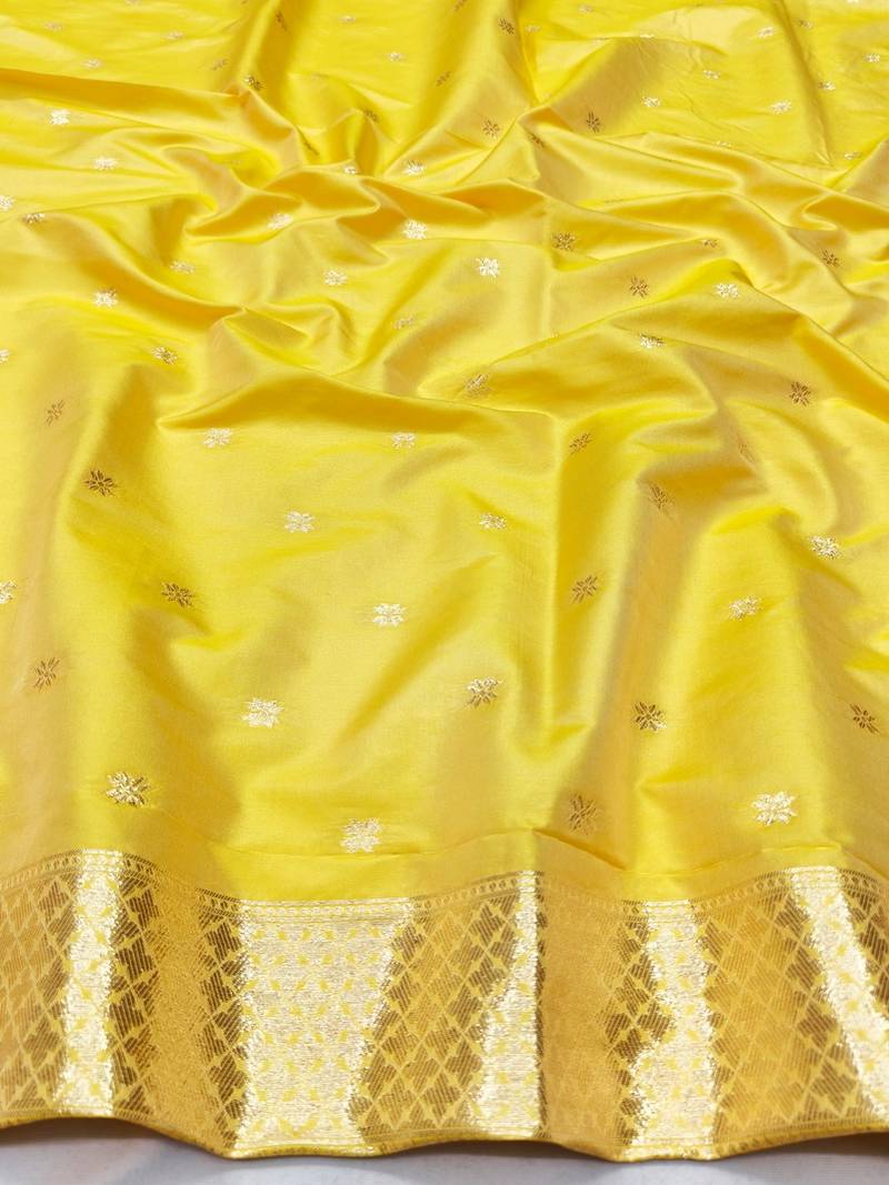 Gold zari woven banarasi silk traditional saree with blouse piece