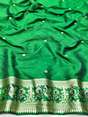 Purple zari woven baluchari silk traditional saree with blouse piece 4