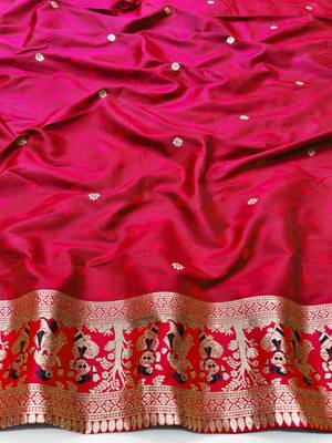 Green zari woven baluchari silk traditional saree with blouse piece 3
