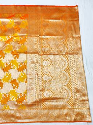 Gold zari woven silk traditional saree with blouse piece 2