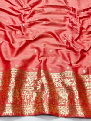 Peach zari woven silk traditional saree with blouse piece 4
