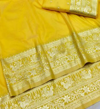 Gold zari woven silk traditional saree with blouse piece 3