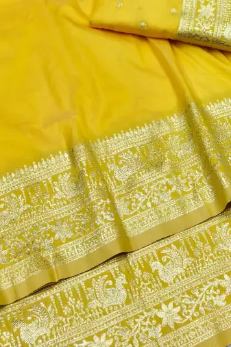 Gold zari woven silk traditional saree with blouse piece