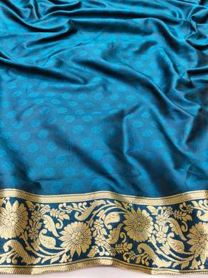 Dark blue zari woven banarasi silk traditional saree with blouse piece 3