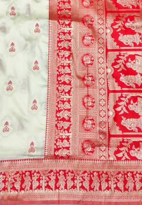 Cream zari woven baluchari silk traditional saree with blouse piece 4