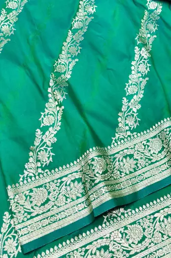 Green zari woven silk traditional saree with blouse piece