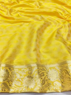 Gold zari woven banarasi silk traditional saree with blouse piece 3