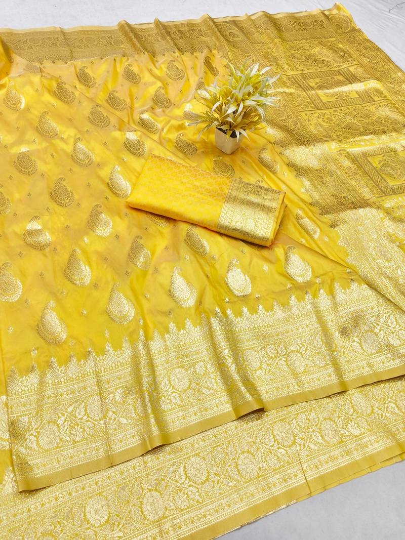 Gold zari woven silk traditional saree with blouse piece