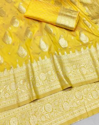 Gold zari woven silk traditional saree with blouse piece 3