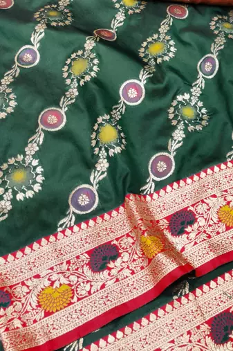 Green zari woven silk traditional saree with blouse piece